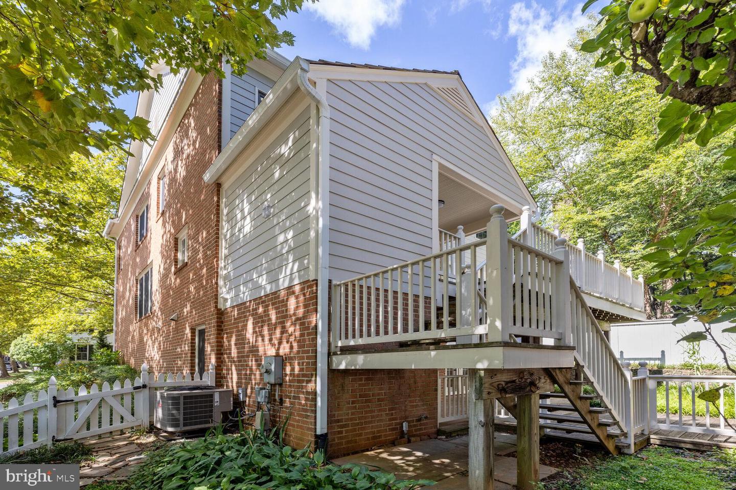 303 Kent Oaks WAY