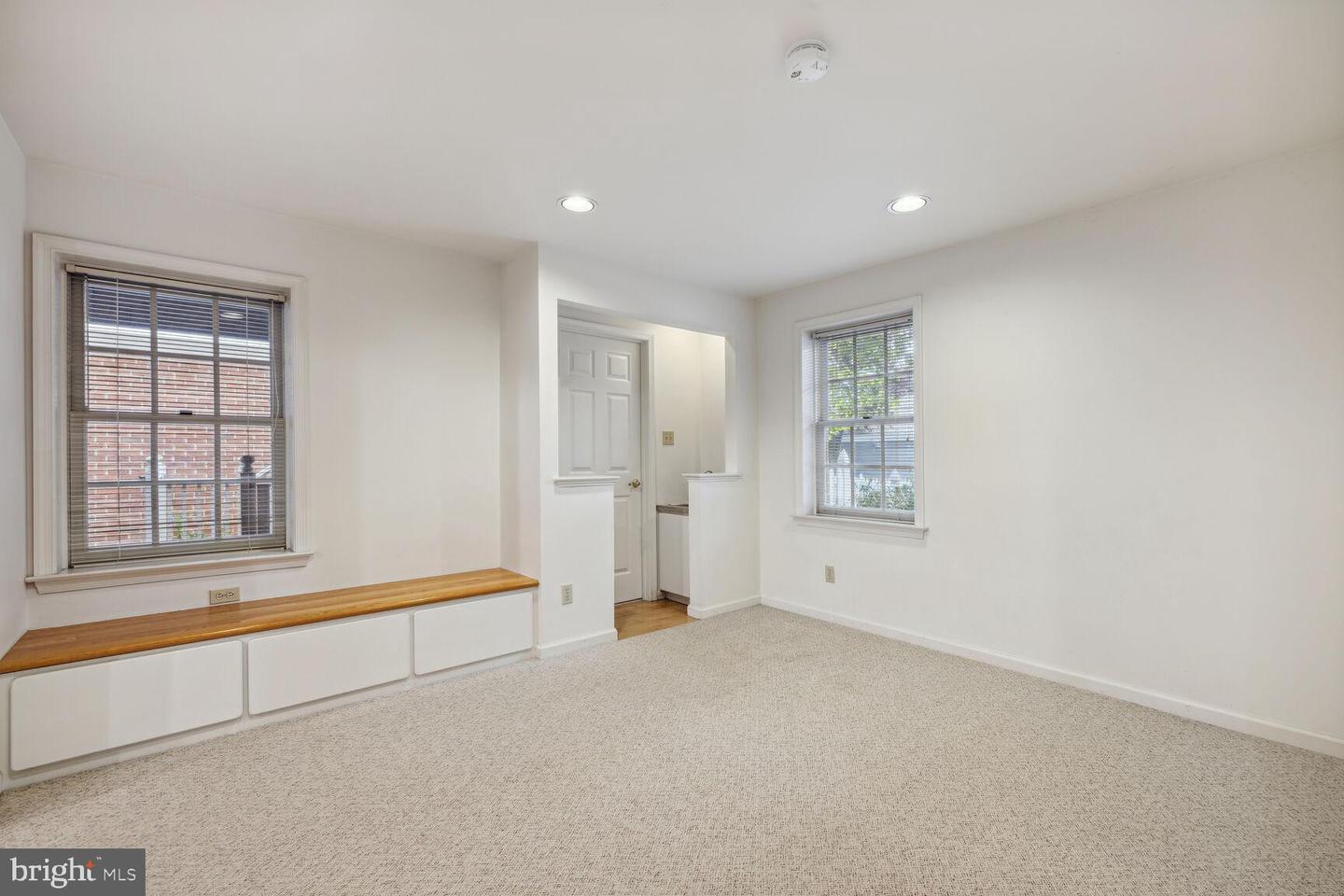303 Kent Oaks WAY