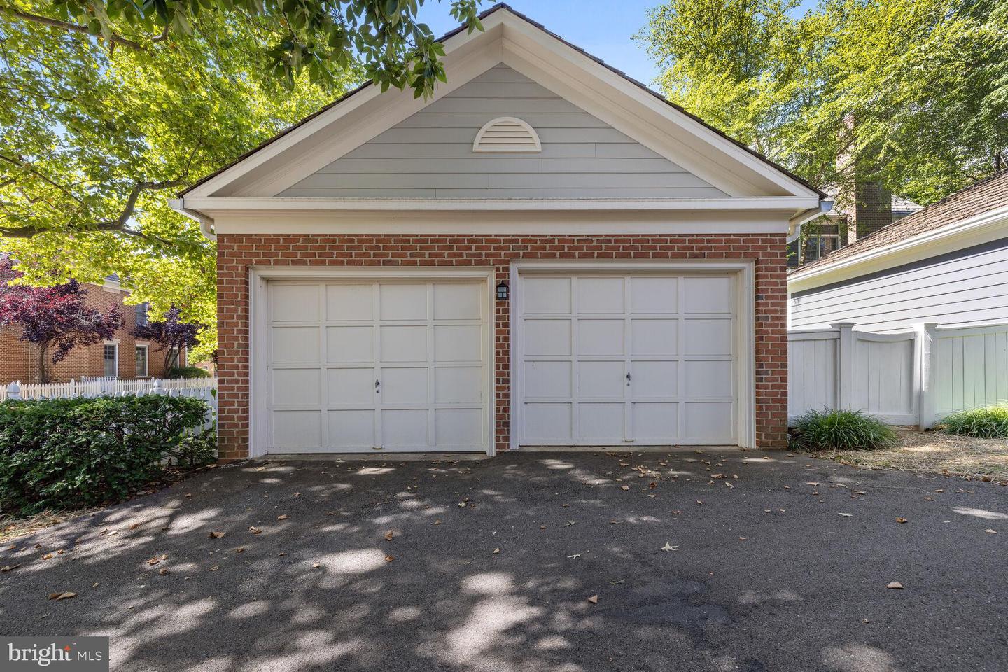 303 Kent Oaks WAY