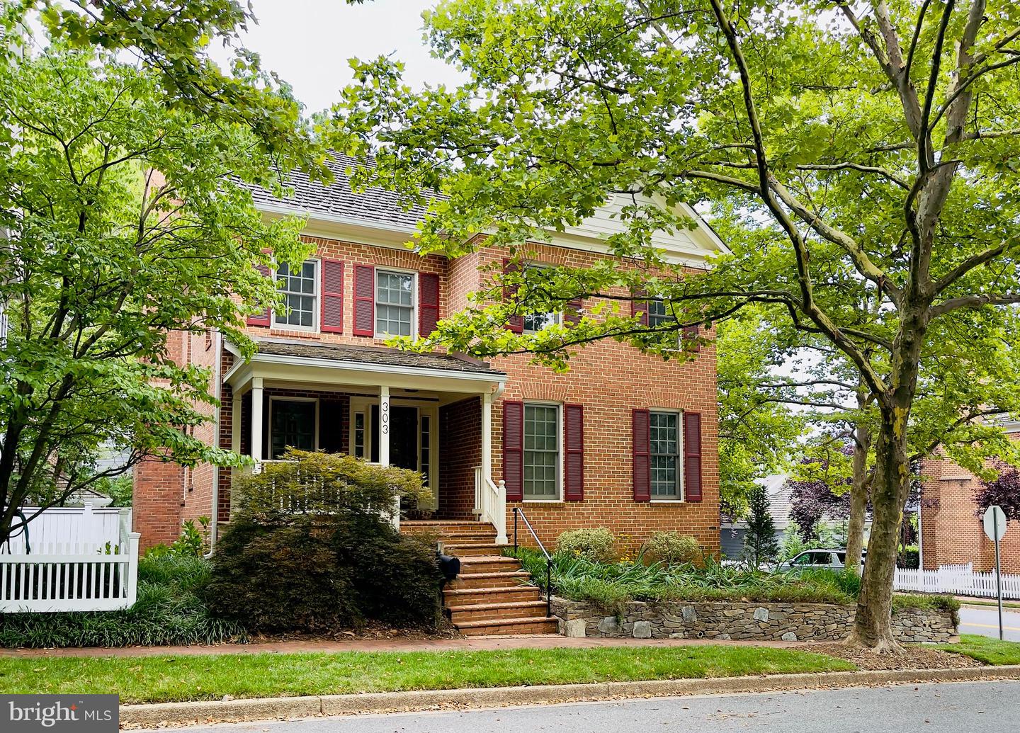 303 Kent Oaks WAY