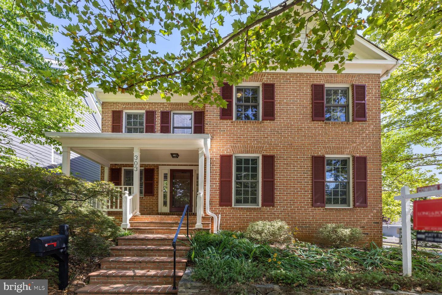 303 Kent Oaks WAY