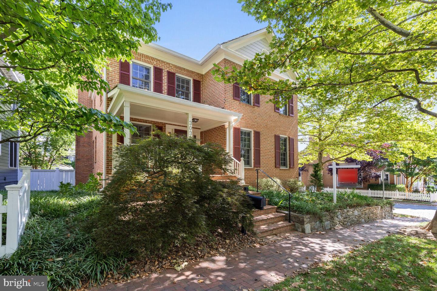 303 Kent Oaks WAY
