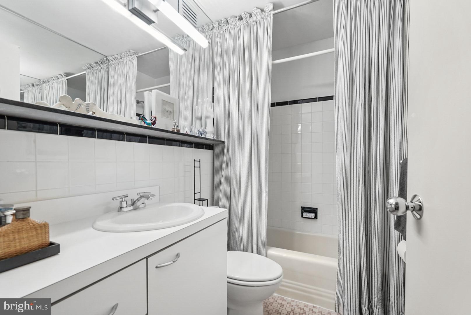 5301 Westbard CIRCLE Unit: 405