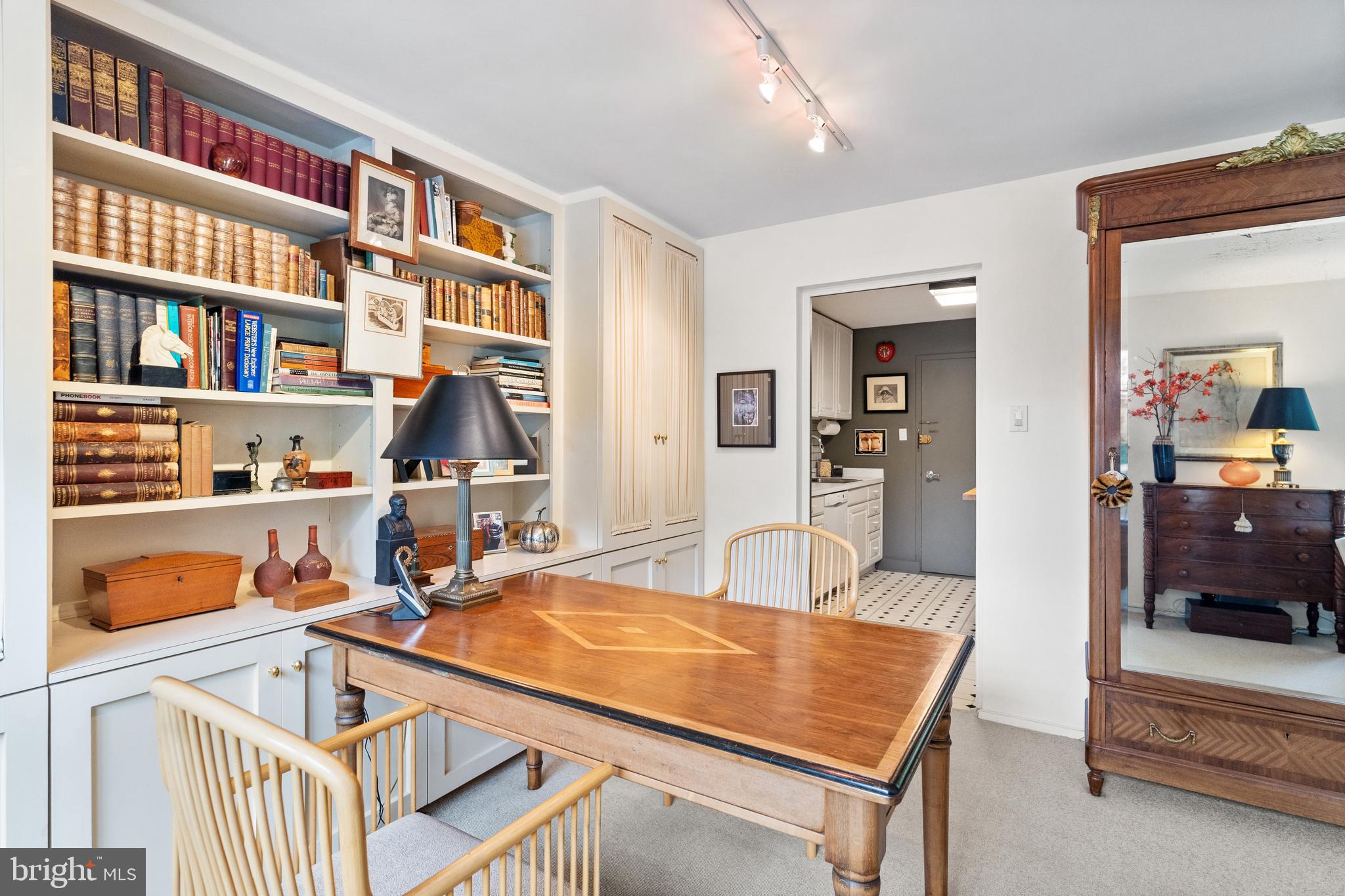 5301 Westbard CIRCLE Unit: 405