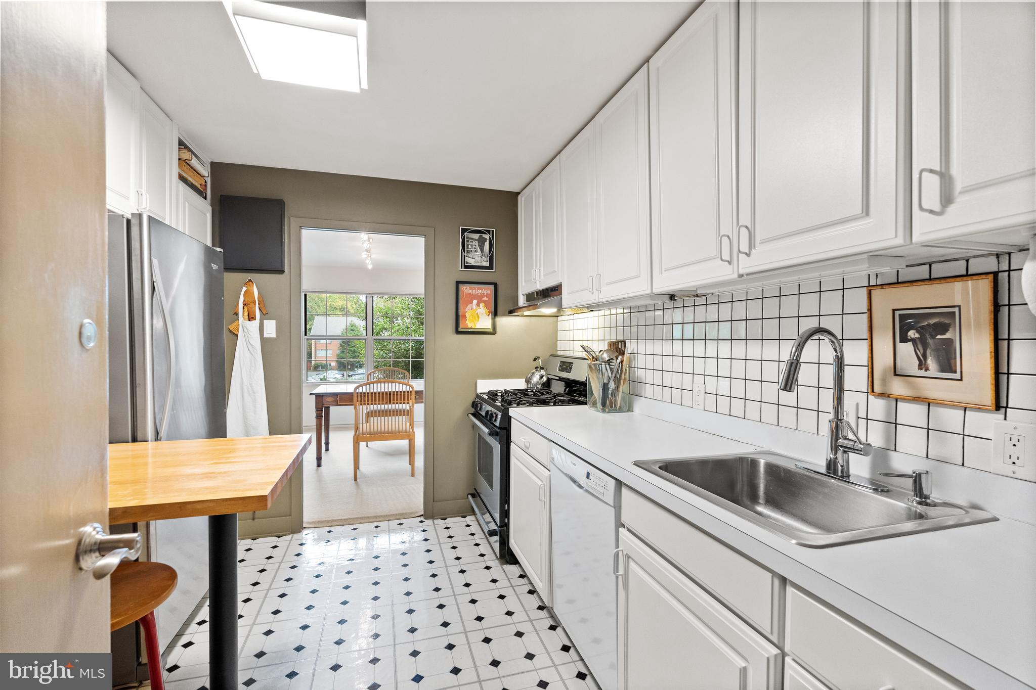 5301 Westbard CIRCLE Unit: 405