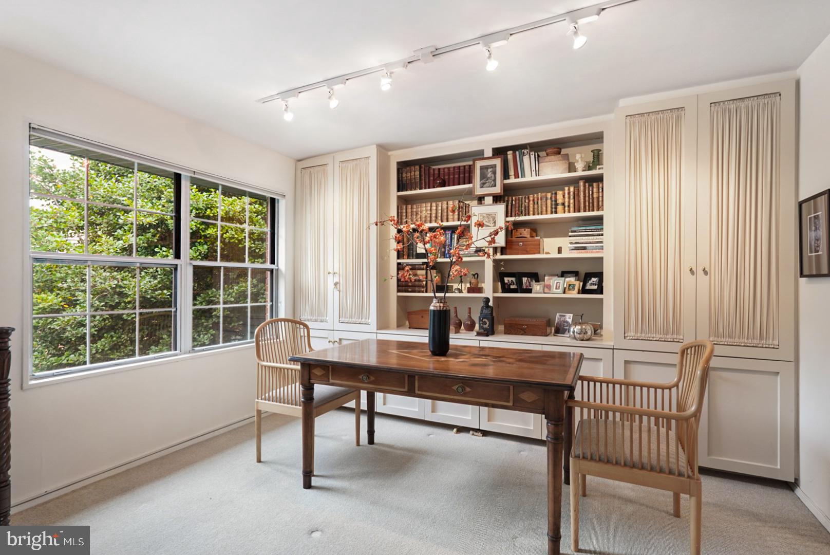 5301 Westbard CIRCLE Unit: 405