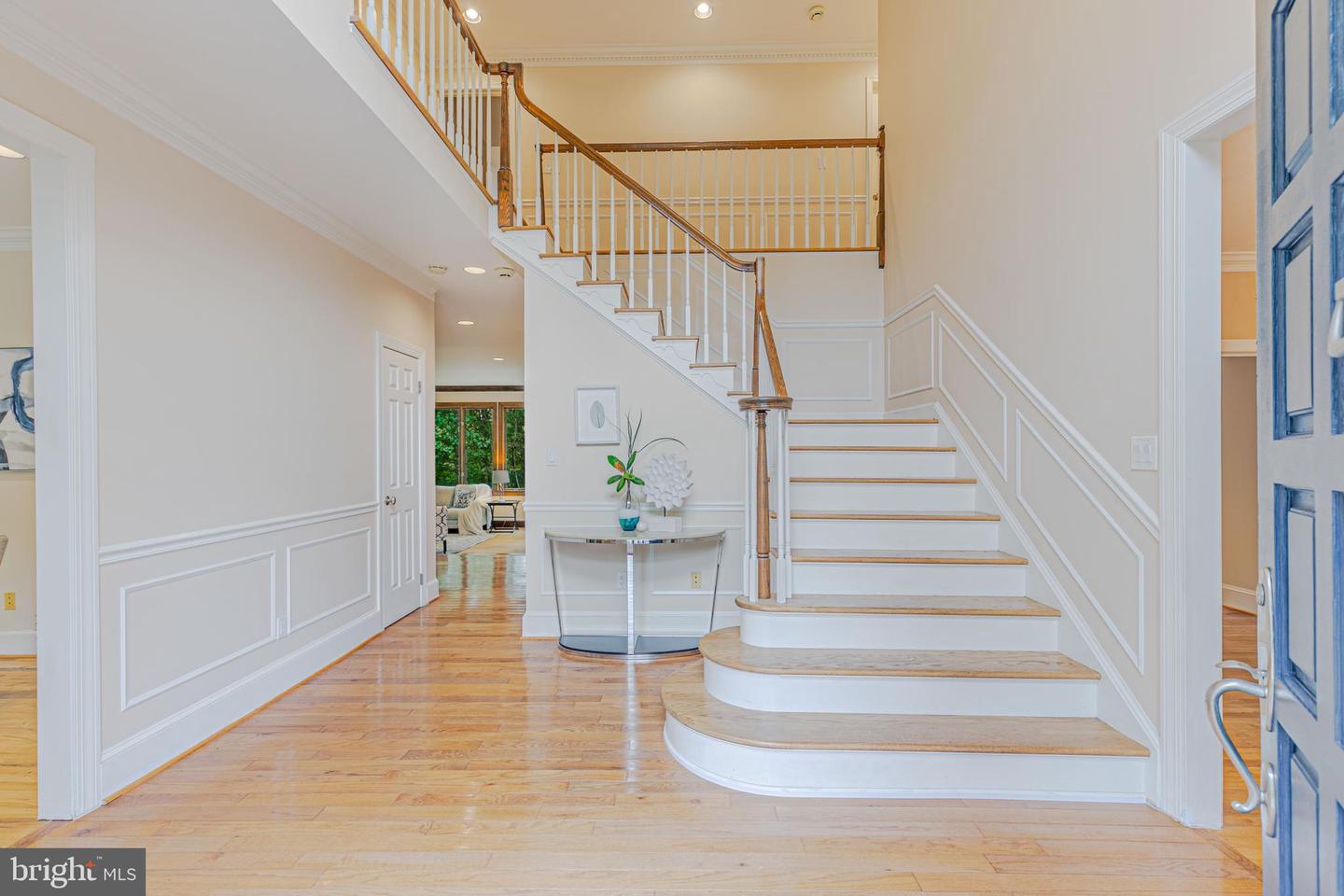 9225 Vendome DRIVE