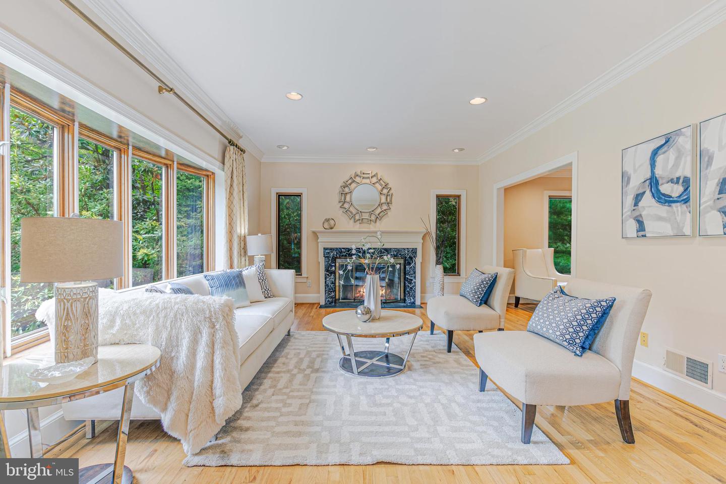9225 Vendome DRIVE