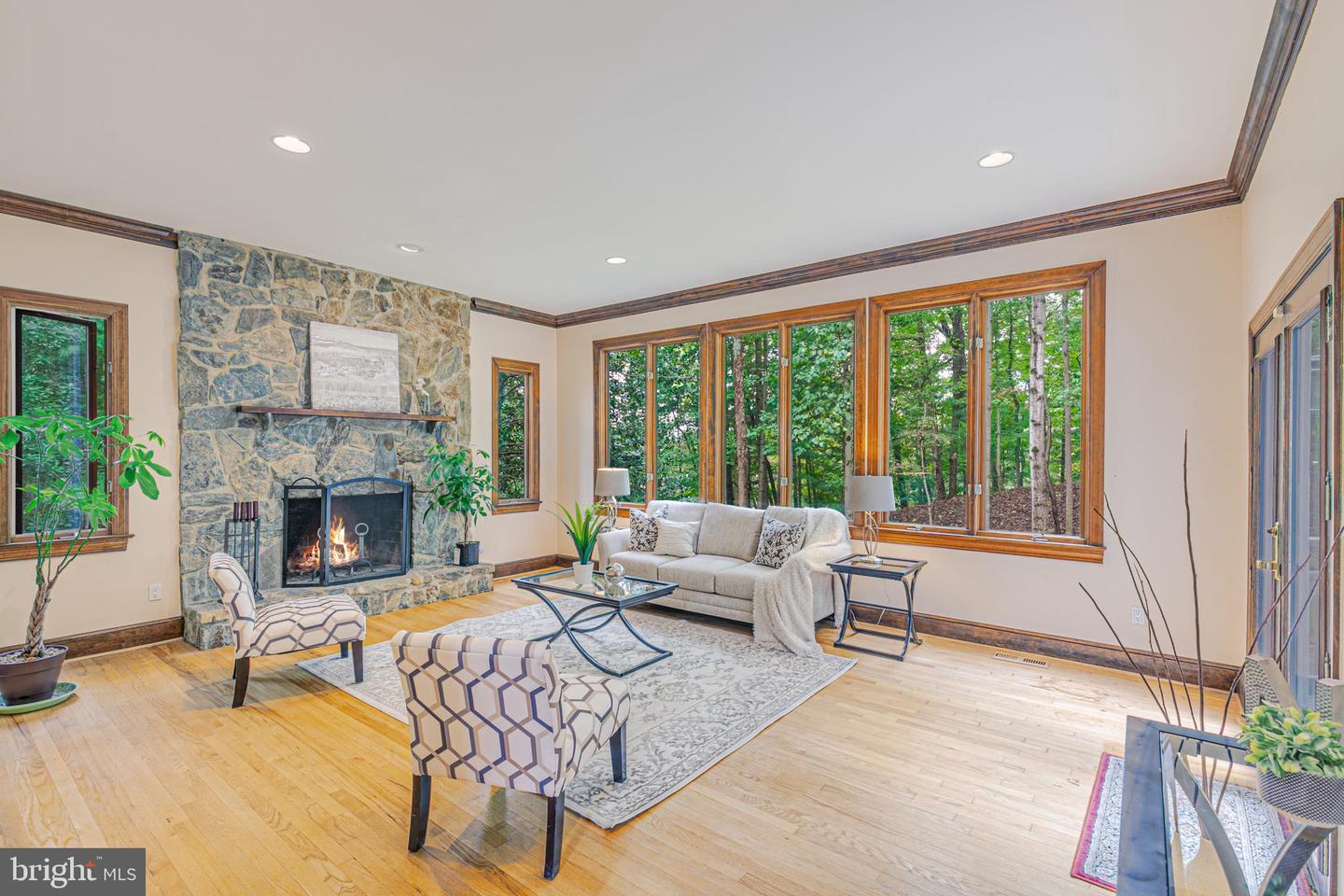 9225 Vendome DRIVE