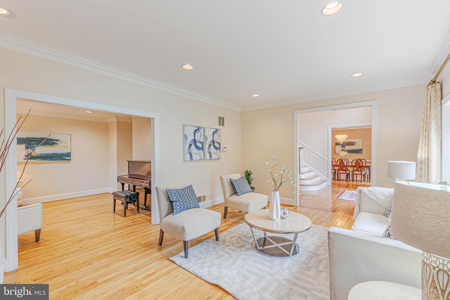 9225 Vendome DRIVE