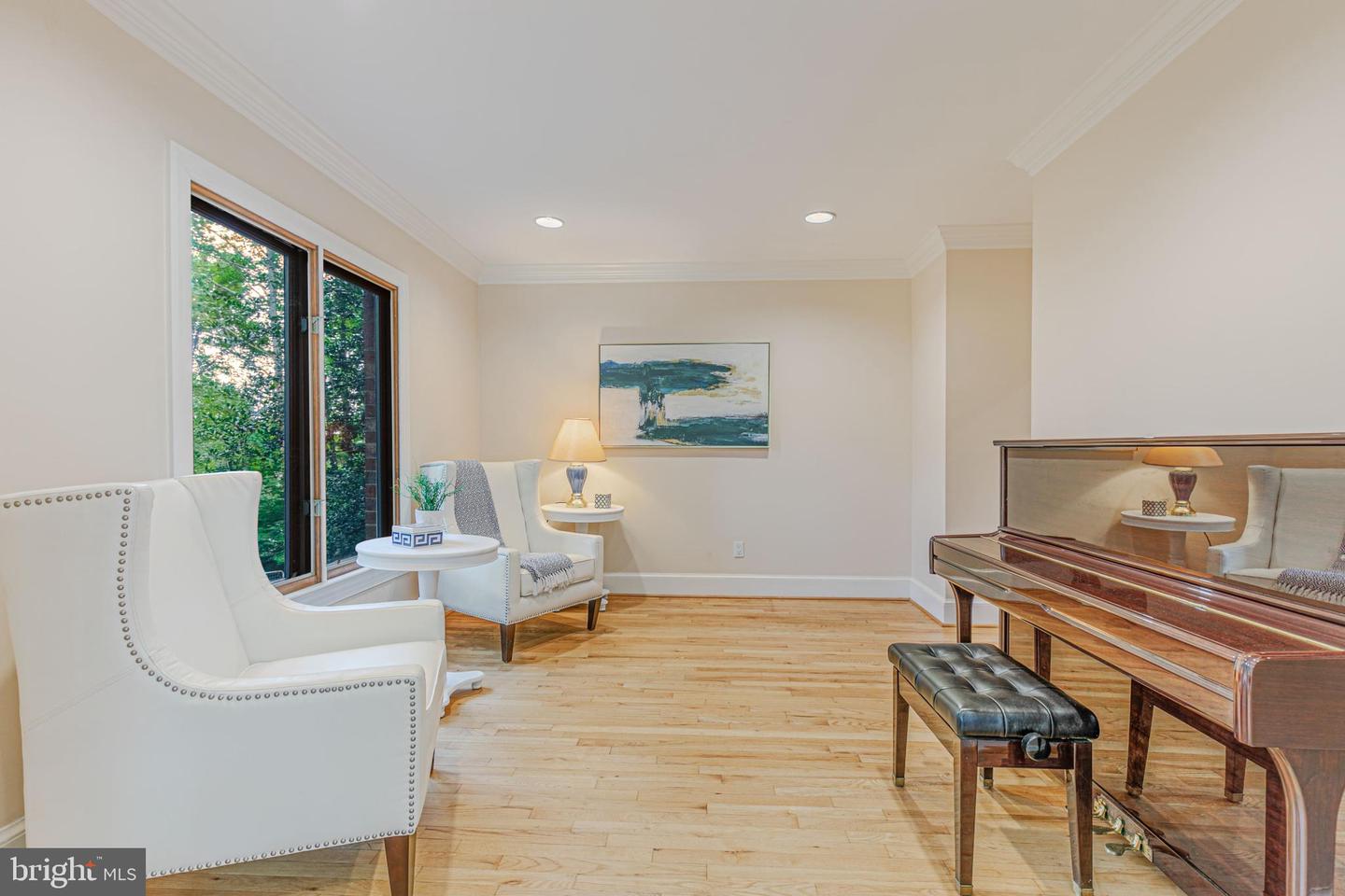 9225 Vendome DRIVE