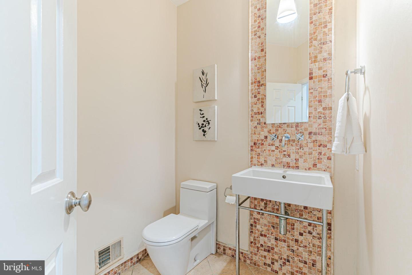 9225 Vendome DRIVE