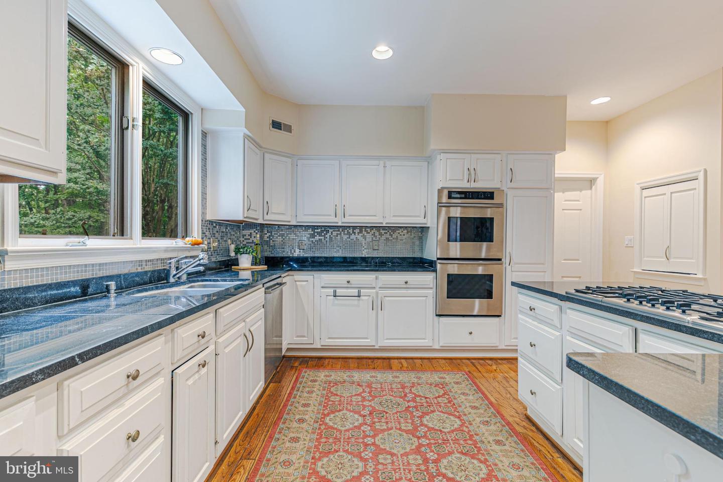 9225 Vendome DRIVE