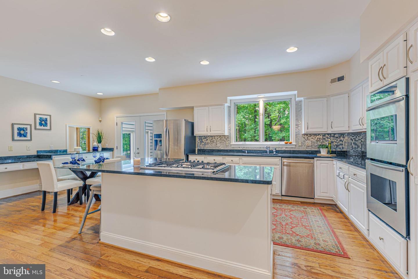 9225 Vendome DRIVE