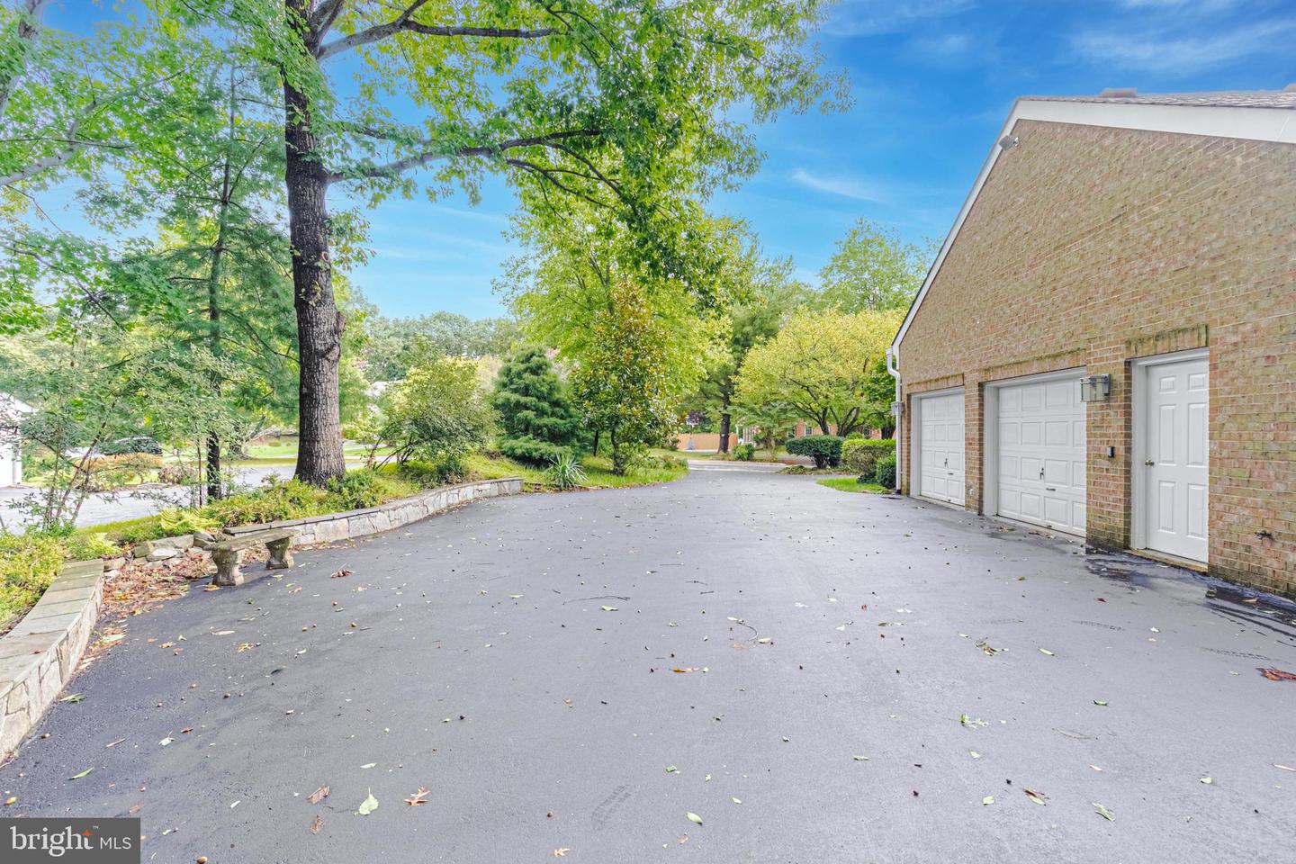 9225 Vendome DRIVE