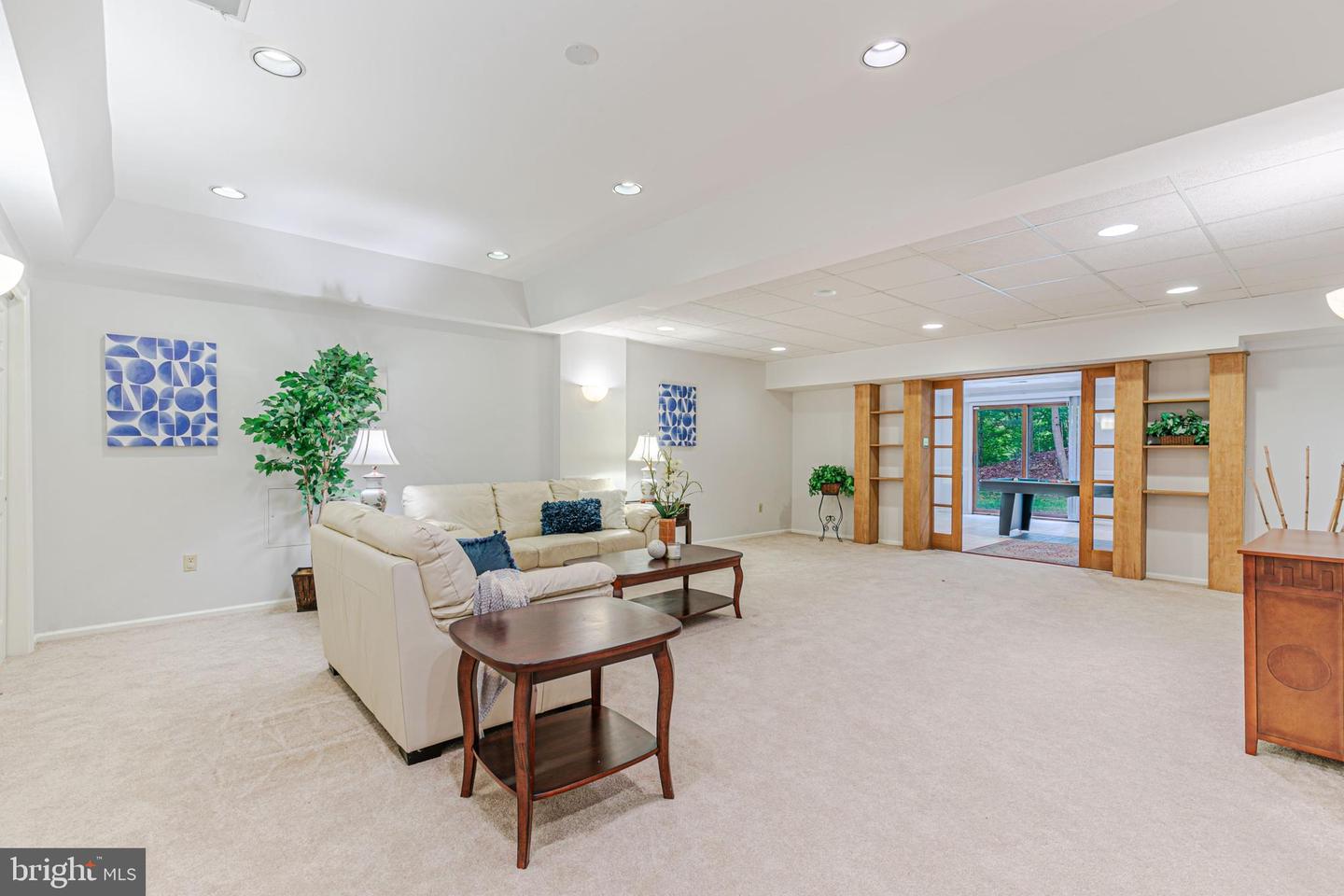 9225 Vendome DRIVE