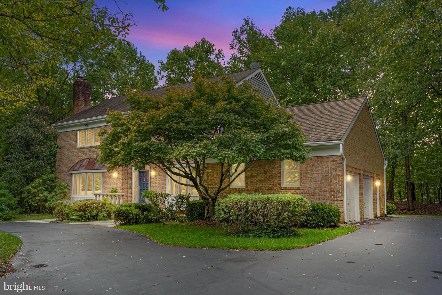 9225 Vendome DRIVE