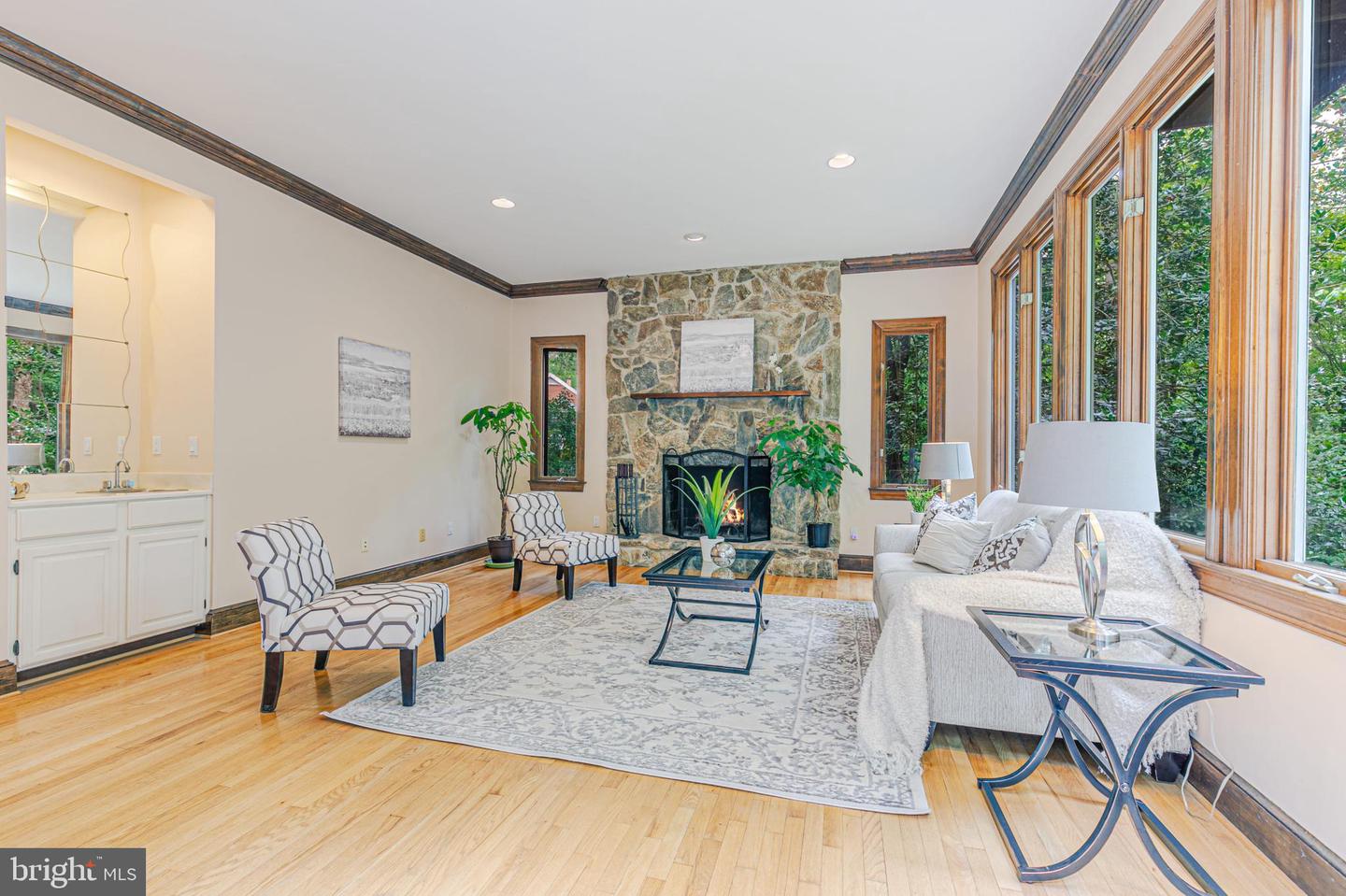 9225 Vendome DRIVE