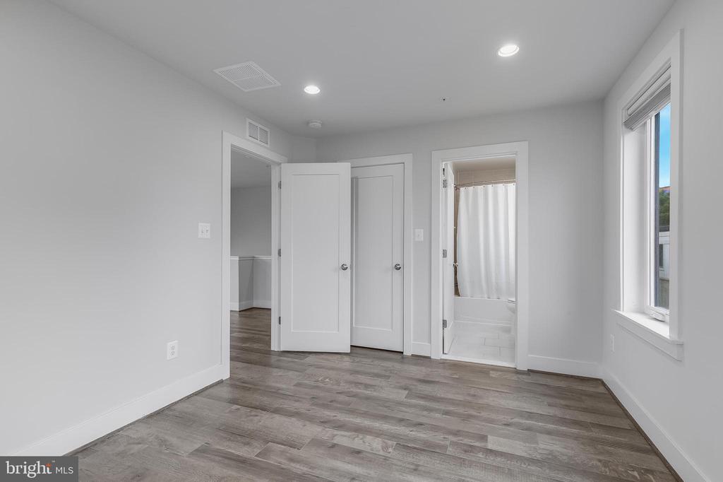 6684 Eames Way