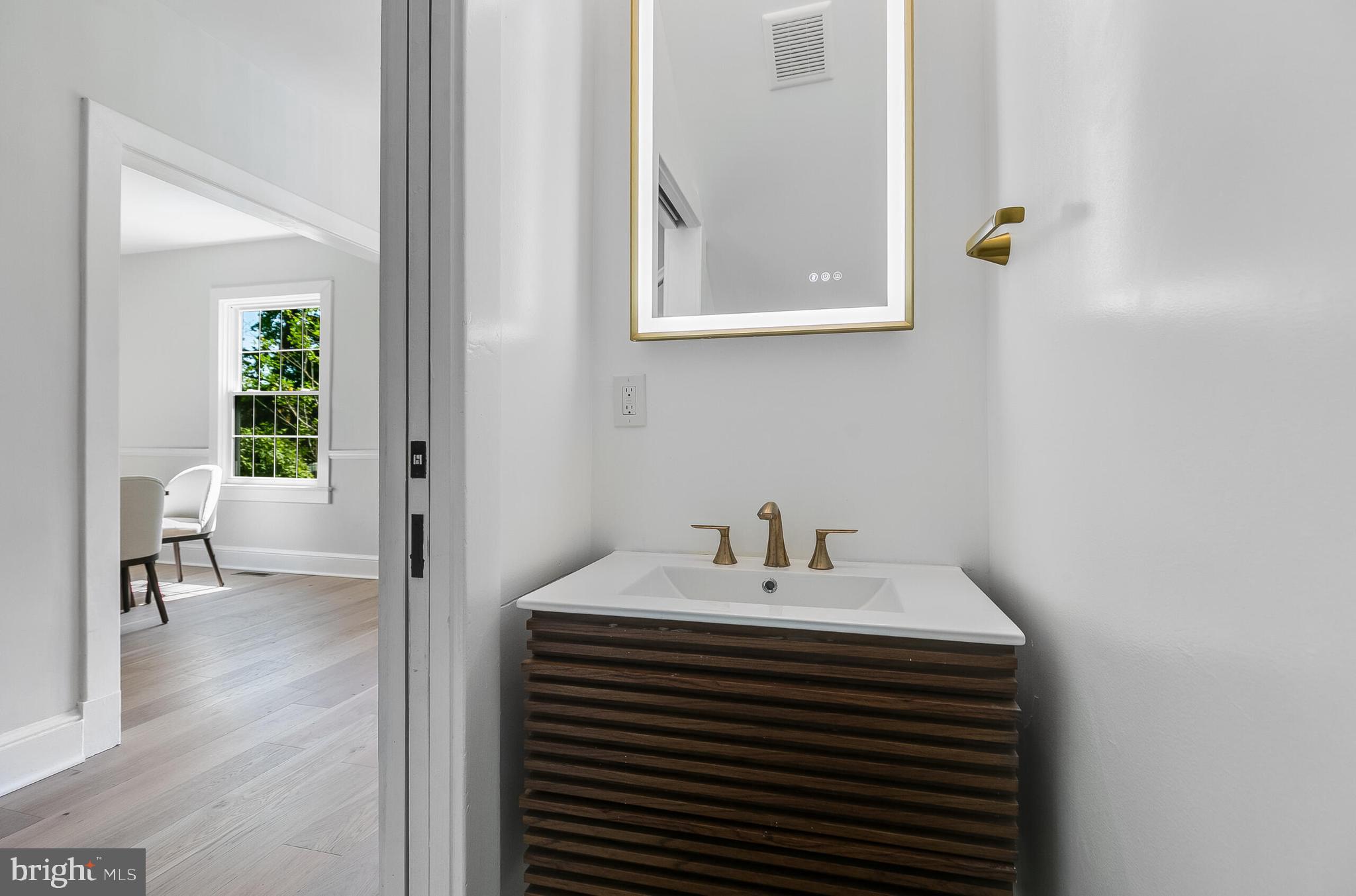 6818 CONNECTICUT AVENUE