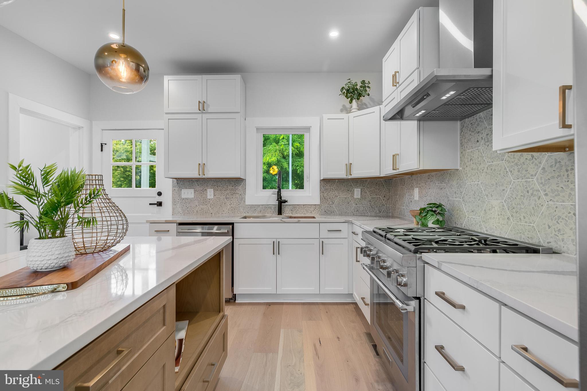 6818 CONNECTICUT AVENUE