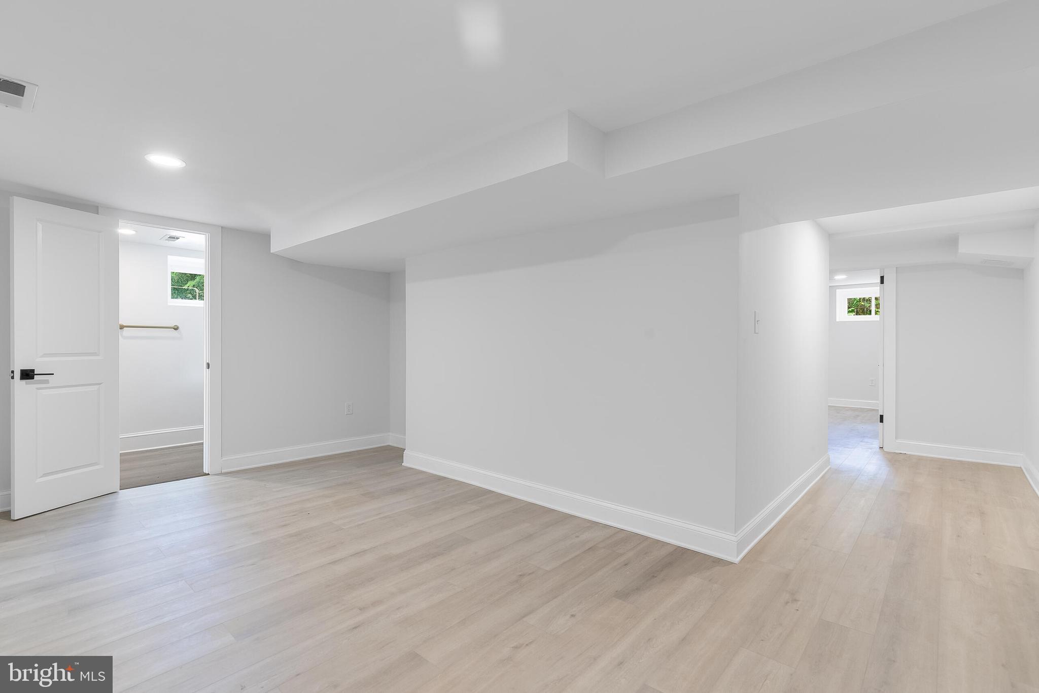 6818 CONNECTICUT AVENUE