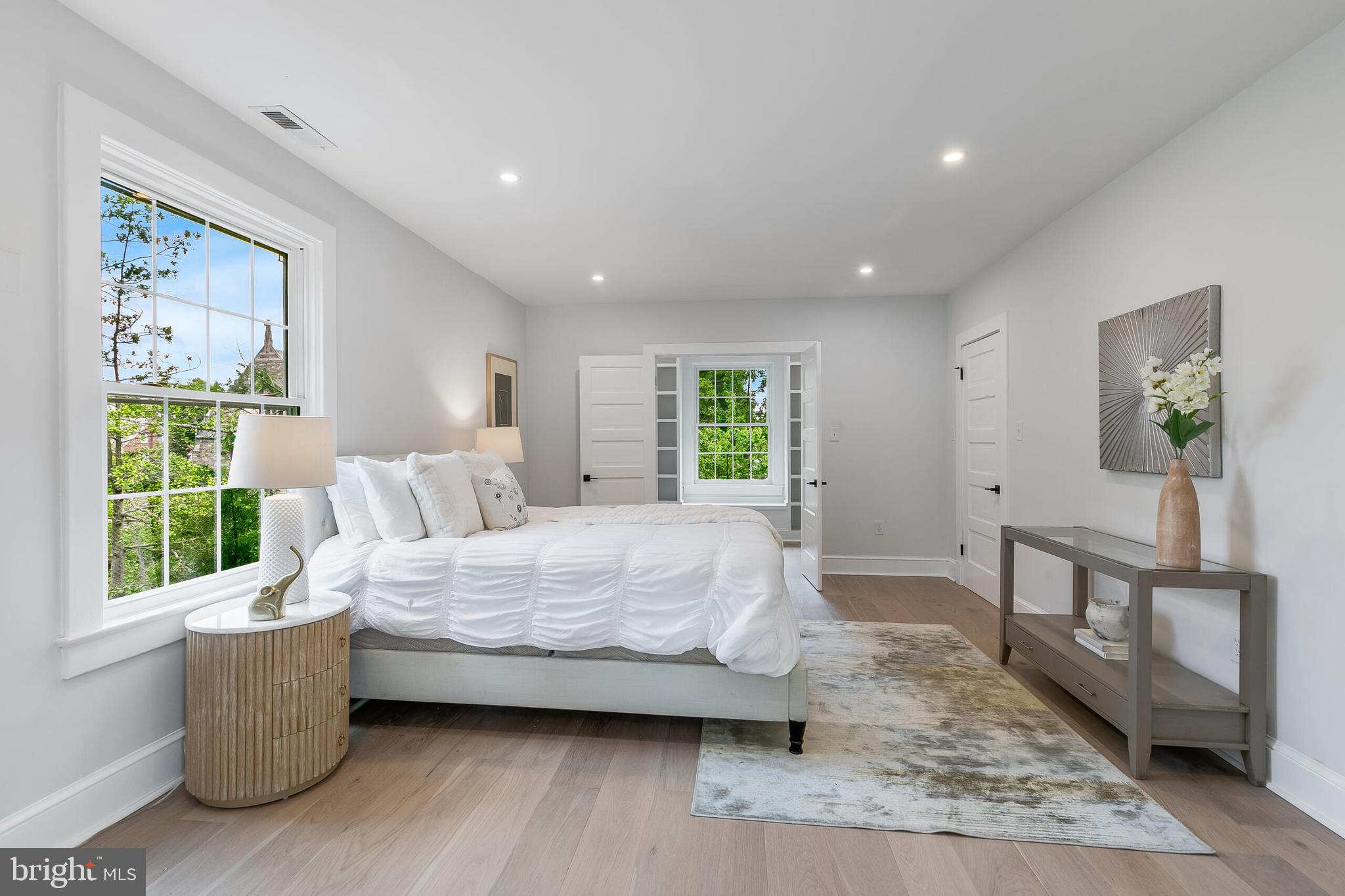 6818 CONNECTICUT AVENUE