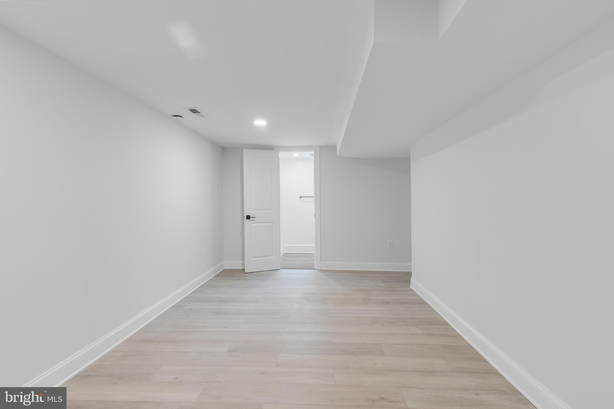 6818 CONNECTICUT AVENUE