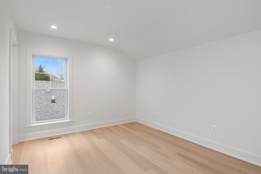 7804 CUSTER ROAD