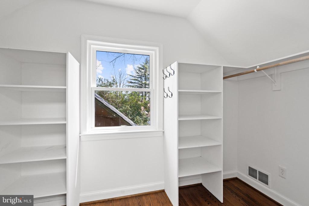 5112 SCARSDALE ROAD