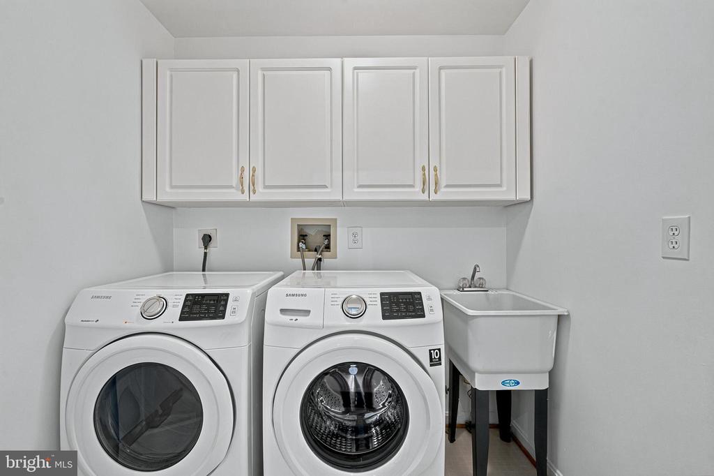 3009 WINDY KNOLL COURT