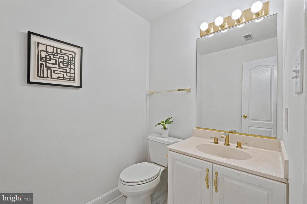 3009 WINDY KNOLL COURT