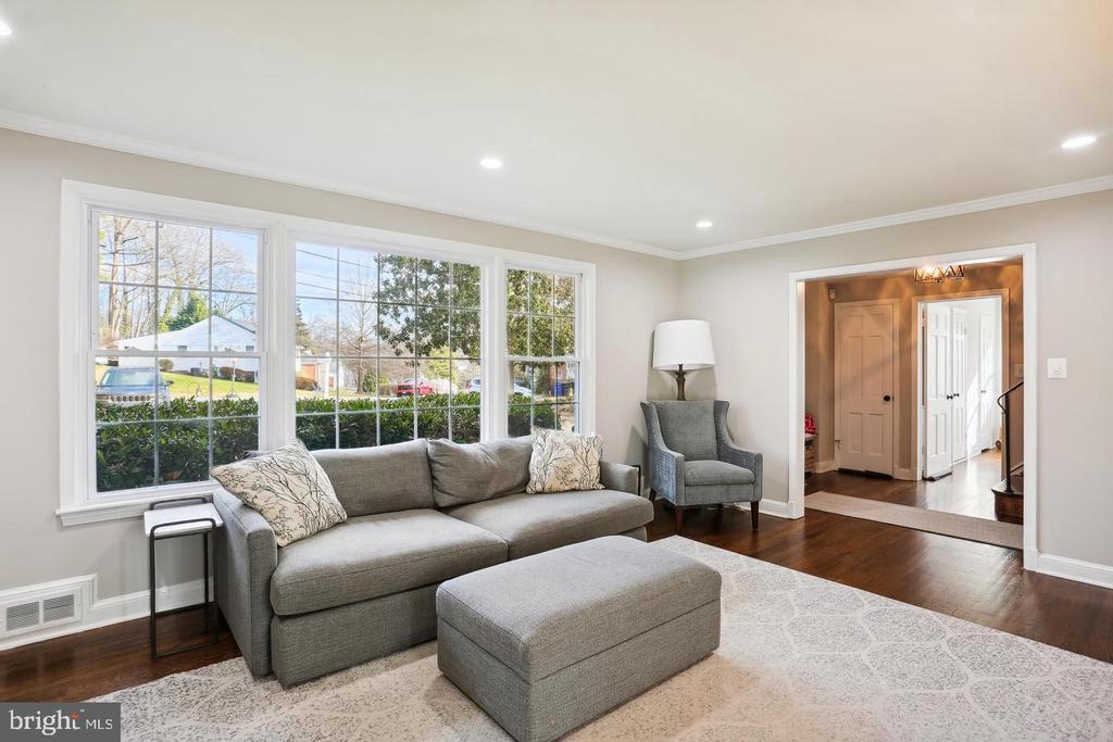 7832 FULBRIGHT COURT