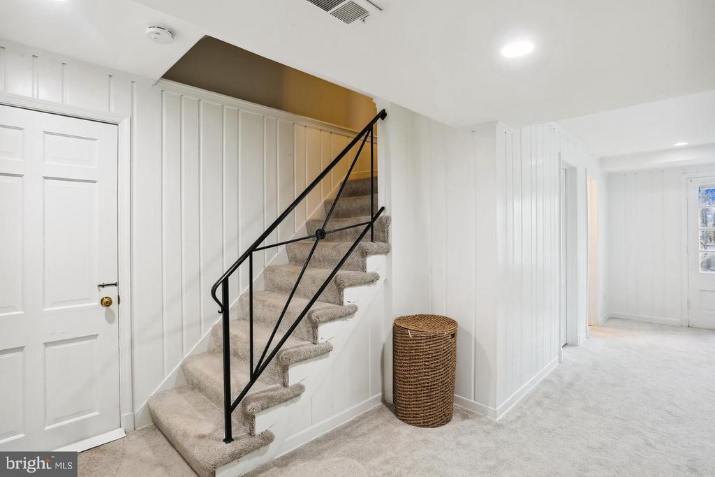 7832 FULBRIGHT COURT