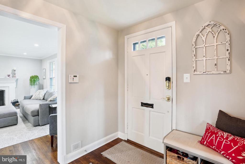 7832 FULBRIGHT COURT