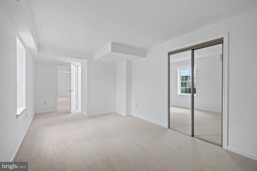 3009 WINDY KNOLL COURT