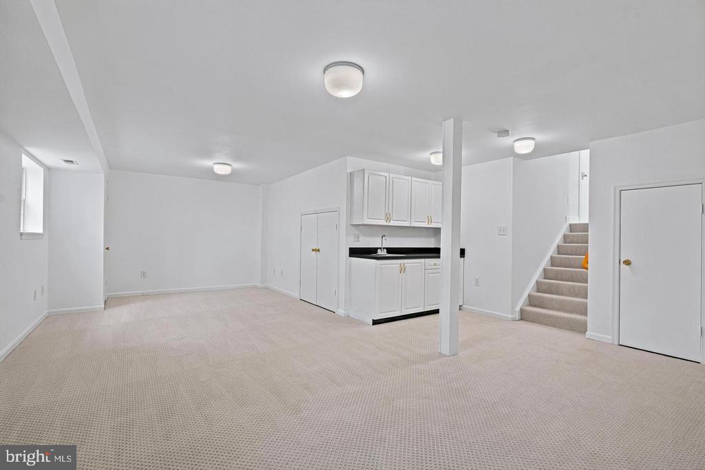 3009 WINDY KNOLL COURT