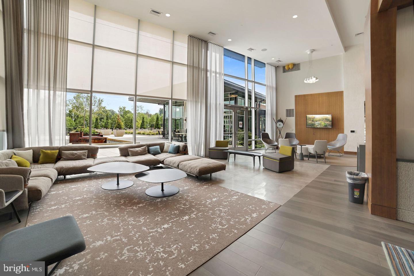 145 RIVERHAVEN DRIVE Unit: 537