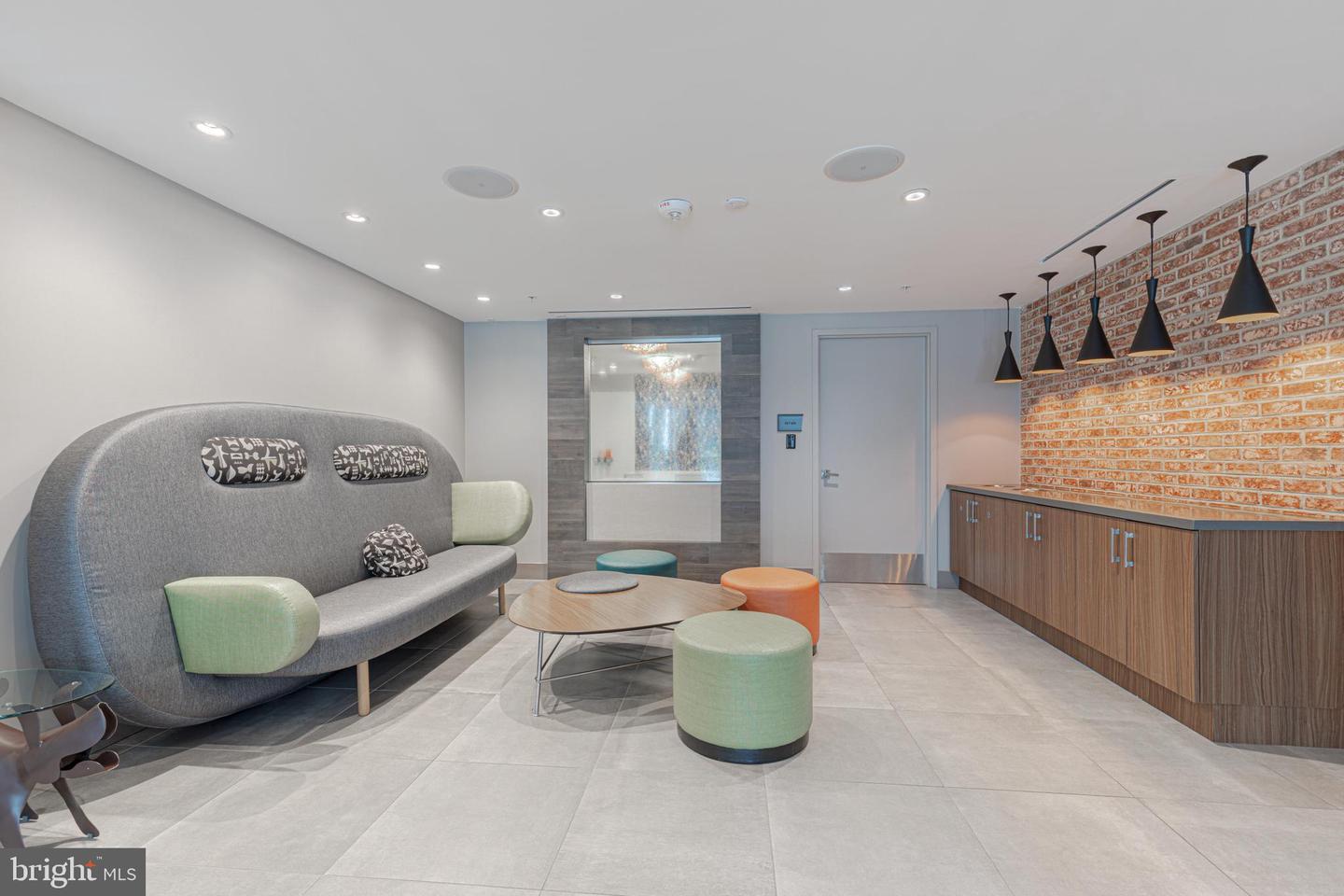 145 RIVERHAVEN DRIVE Unit: 537