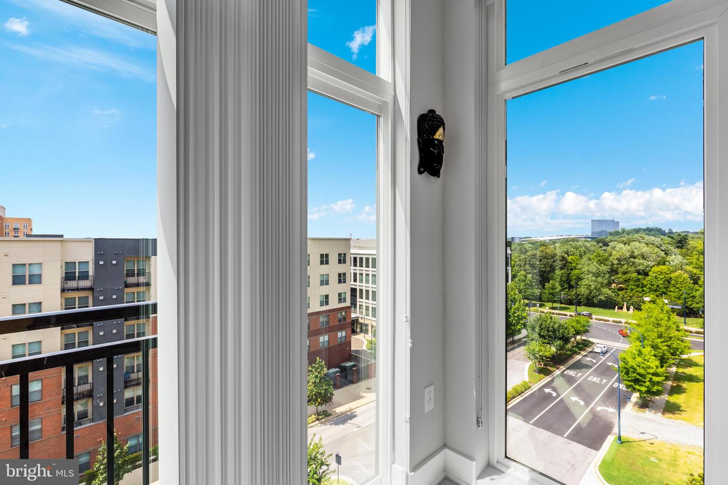 145 RIVERHAVEN DRIVE Unit: 537