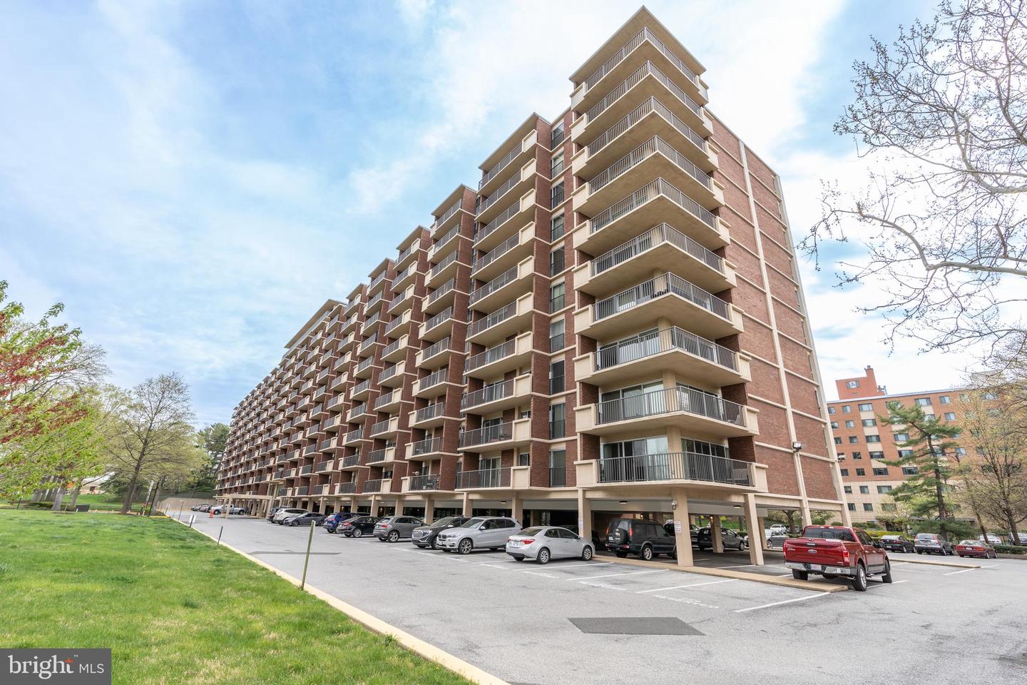 1300 ARMY NAVY DRIVE Unit: 217