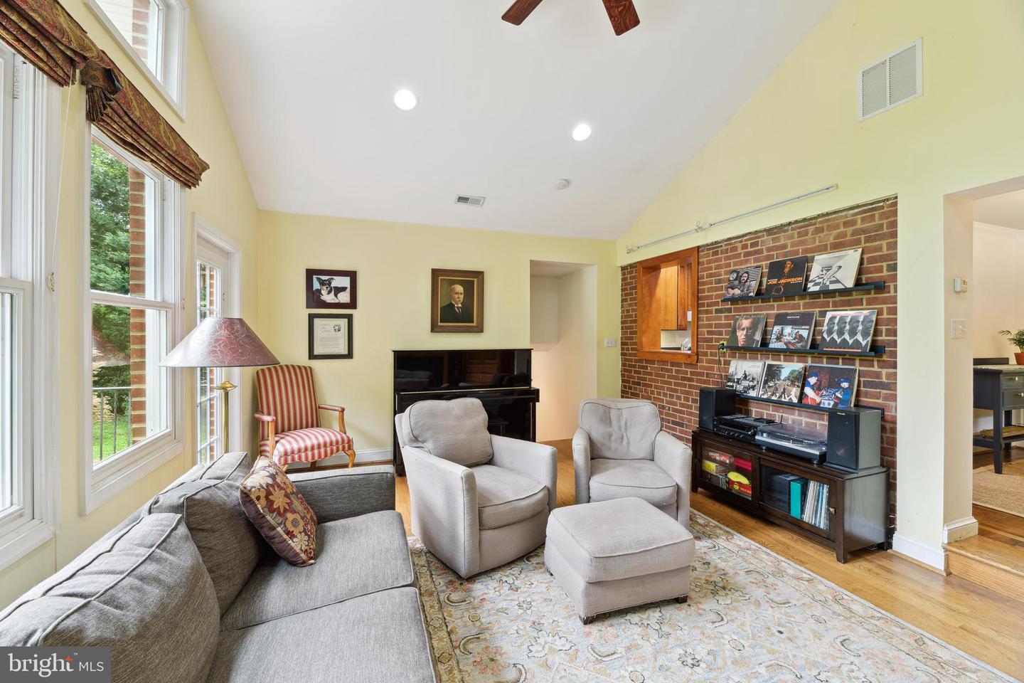 5613 34TH STREET N