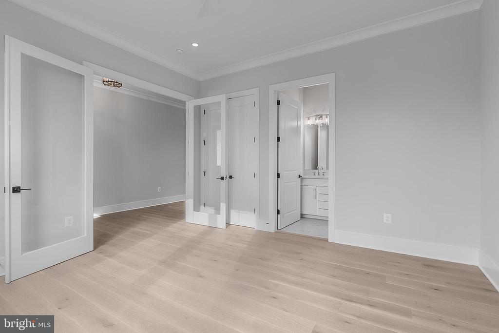 5613 34TH STREET N