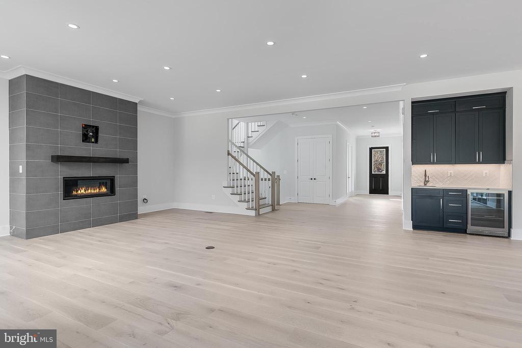 5613 34TH STREET N