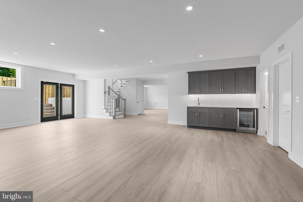 5613 34TH STREET N