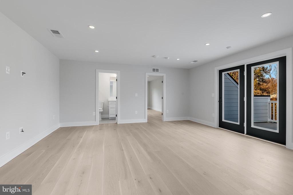 5613 34TH STREET N