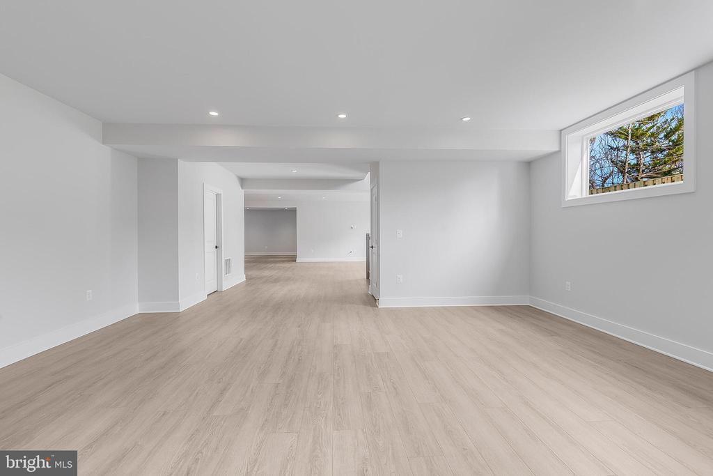 5613 34TH STREET N