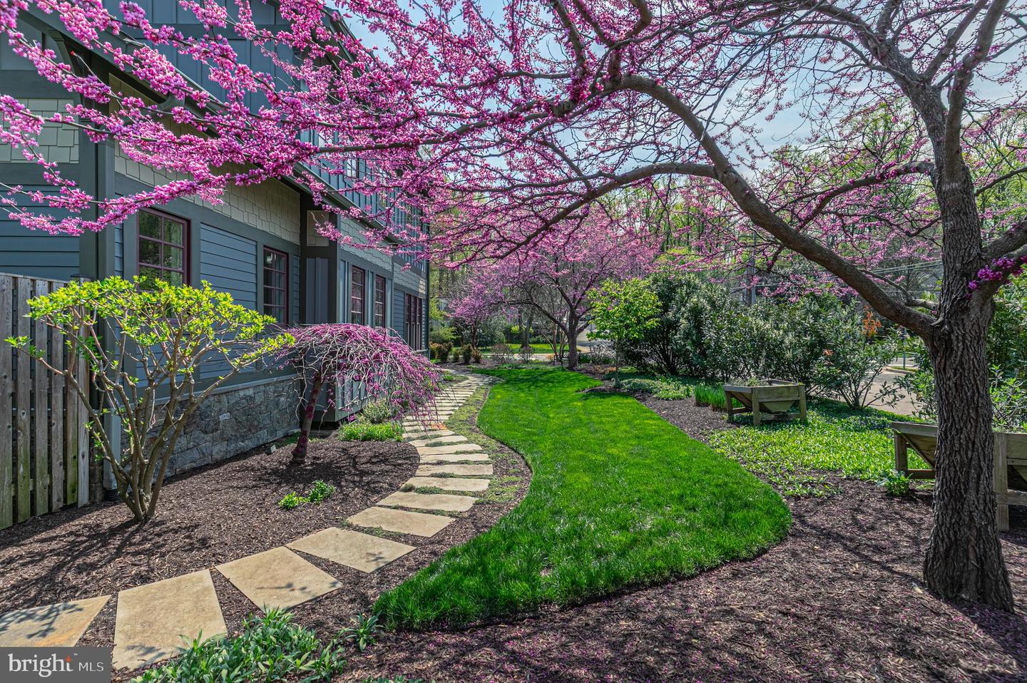 608 Timber Ln