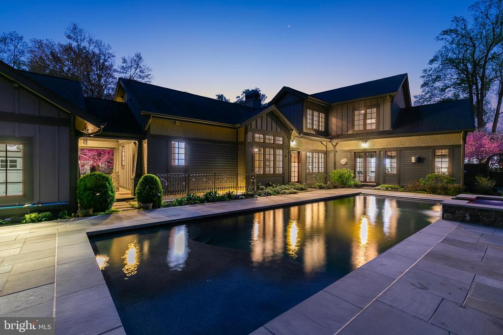 608 Timber Ln