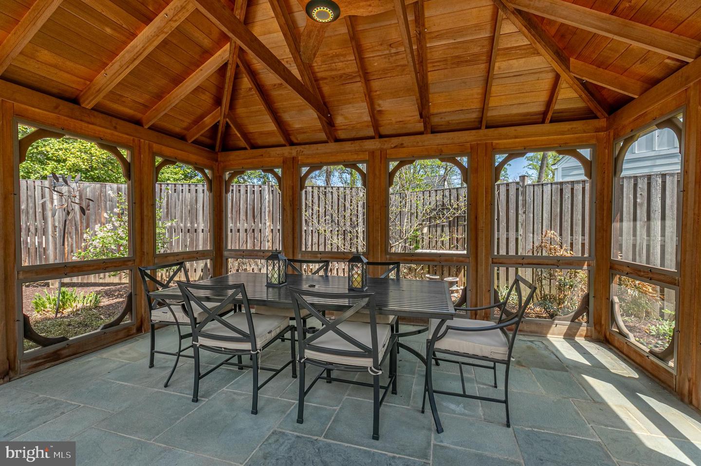 608 Timber Ln